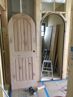 アールドアも取付ます