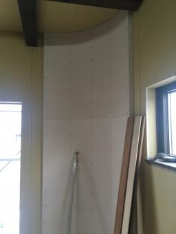 アール状の壁です